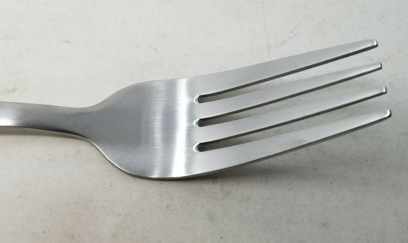 ONEIDA Taylor Satin Flatware- Set of 5 Dinner Forks