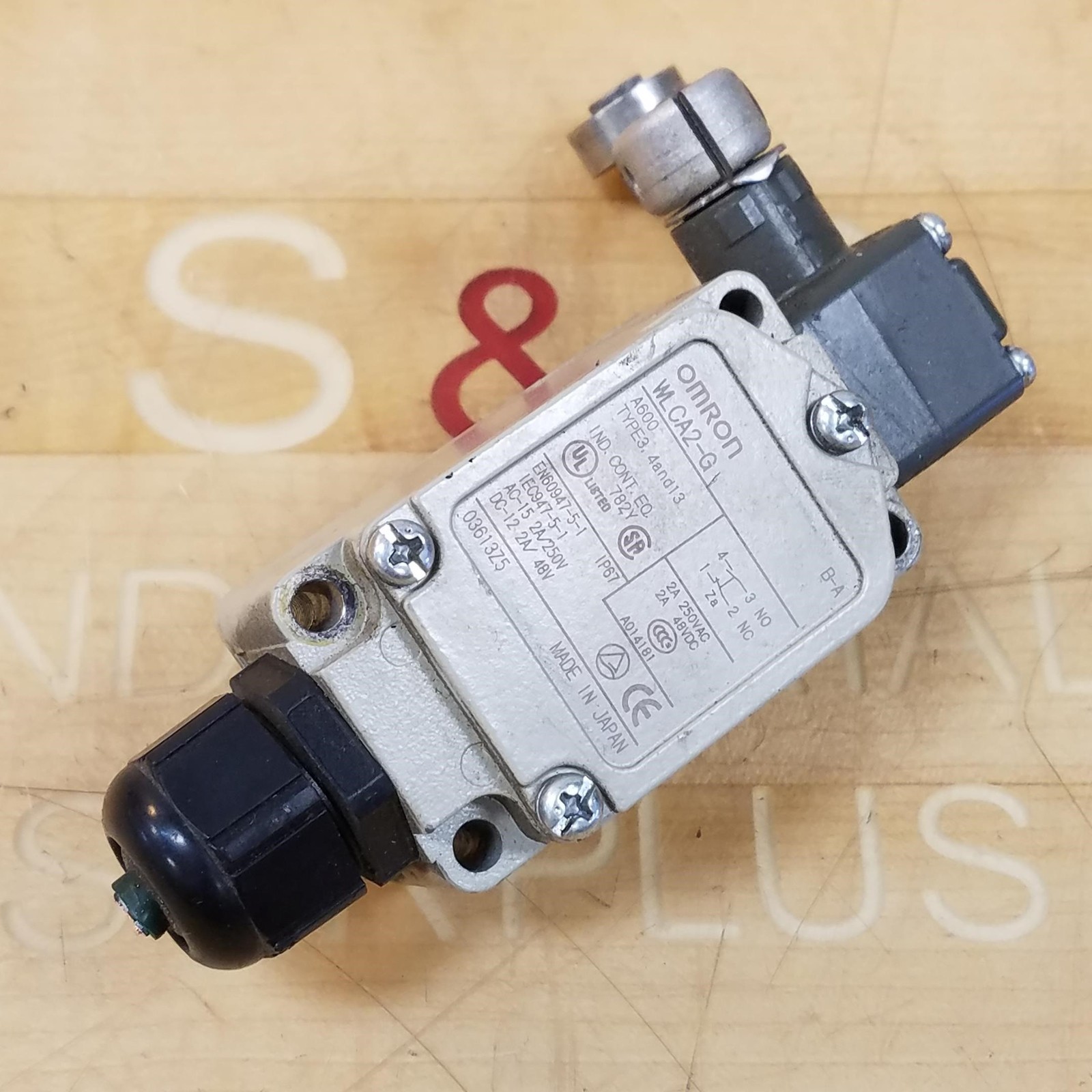 Omron WLCA2-G Limit Switch, 2 AMP, 250 VAC - USED