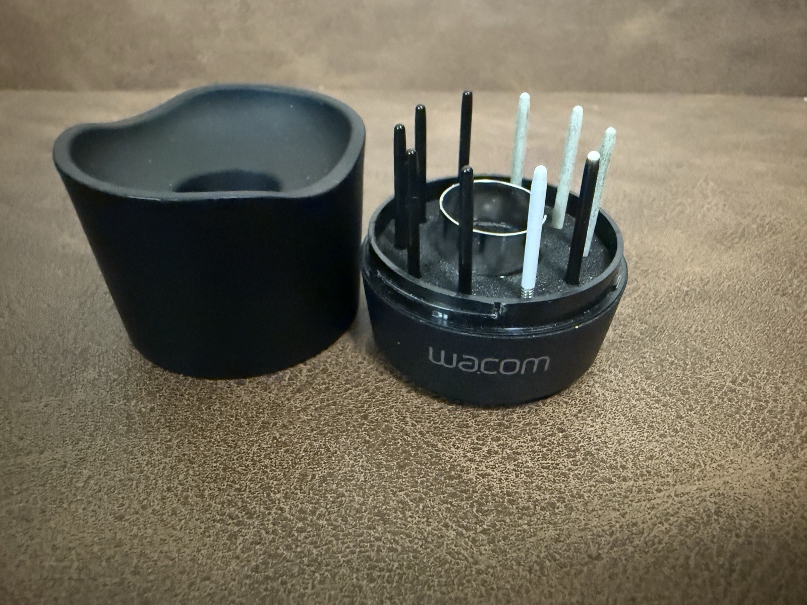 Wacom Intuos5 Stylus Pen Stand with Nibs