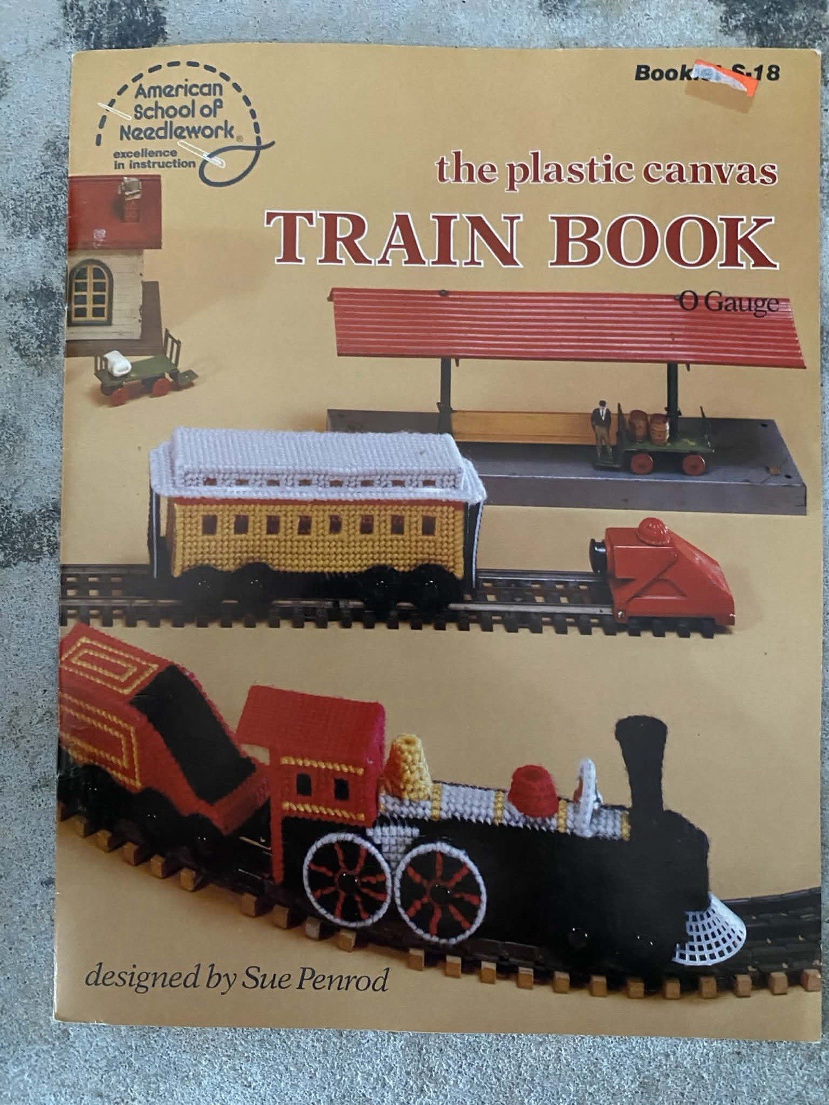 VINTAGE AMERICAN SCHOOL OF NEEDLEWORK THE PLASTIC CANVAS TRAIN BOOK