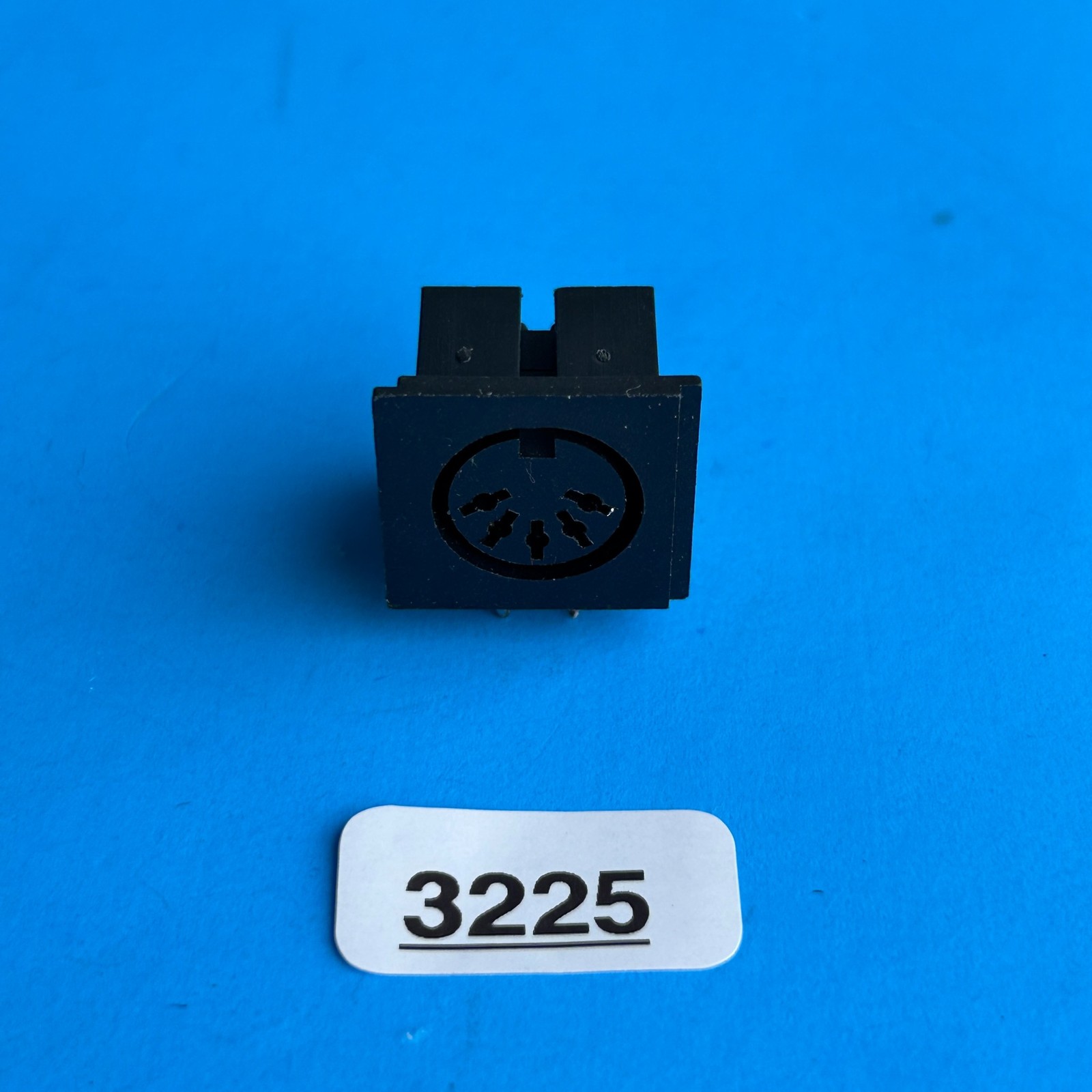 [FRS] Native Instruments MASCHINE MKI Used Part: MIDI Input/Output Socket