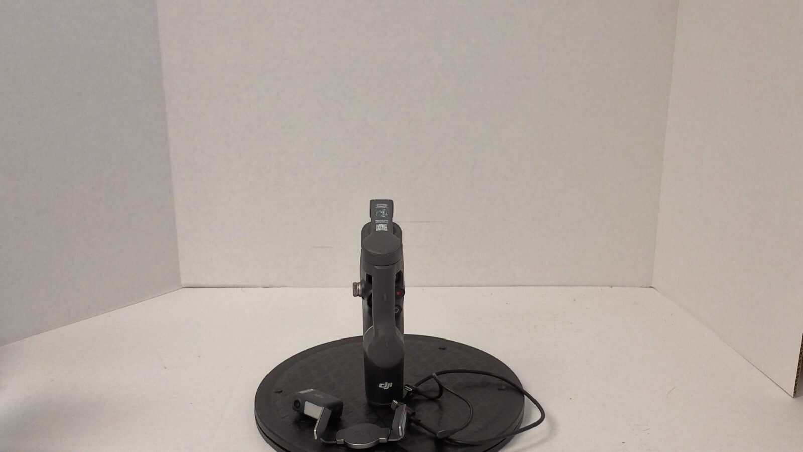 DJI Osmo Mobile 7P smartphone stabilizer