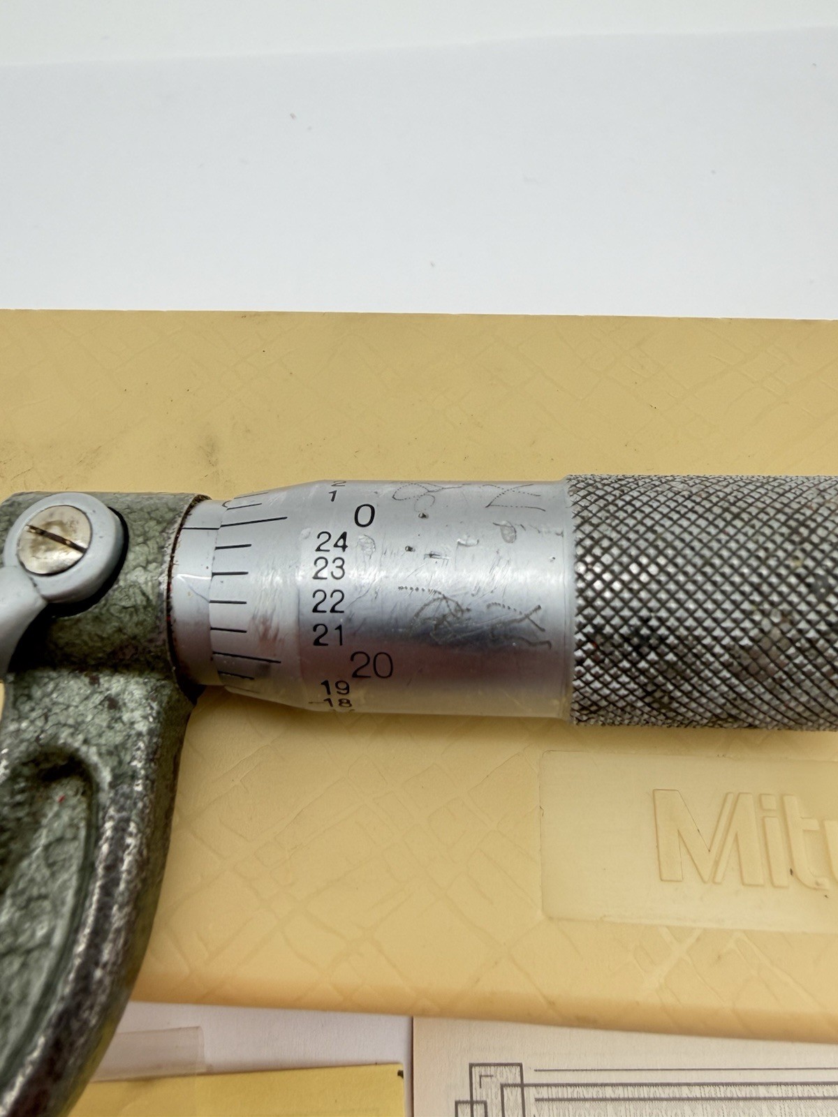 MITUTOYO Micrometer 103-177 with case