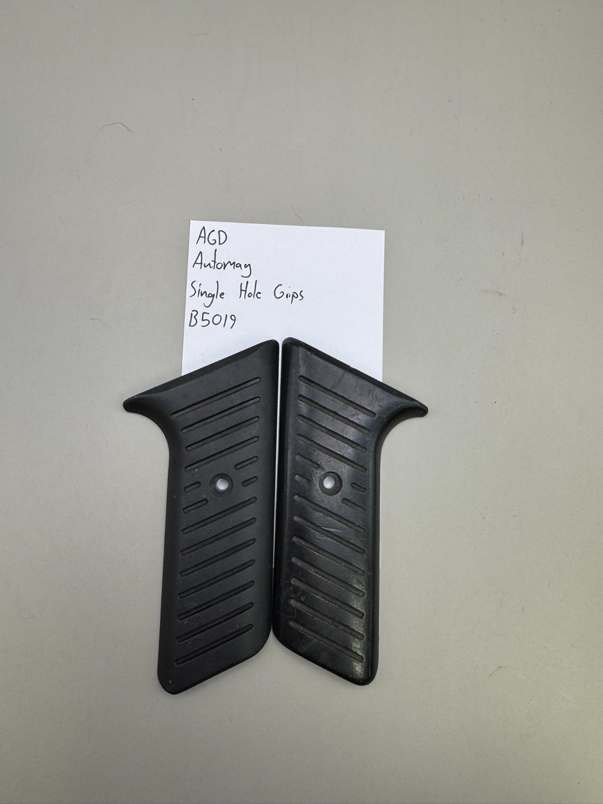 AGD Automag Single Hole Grips-Black