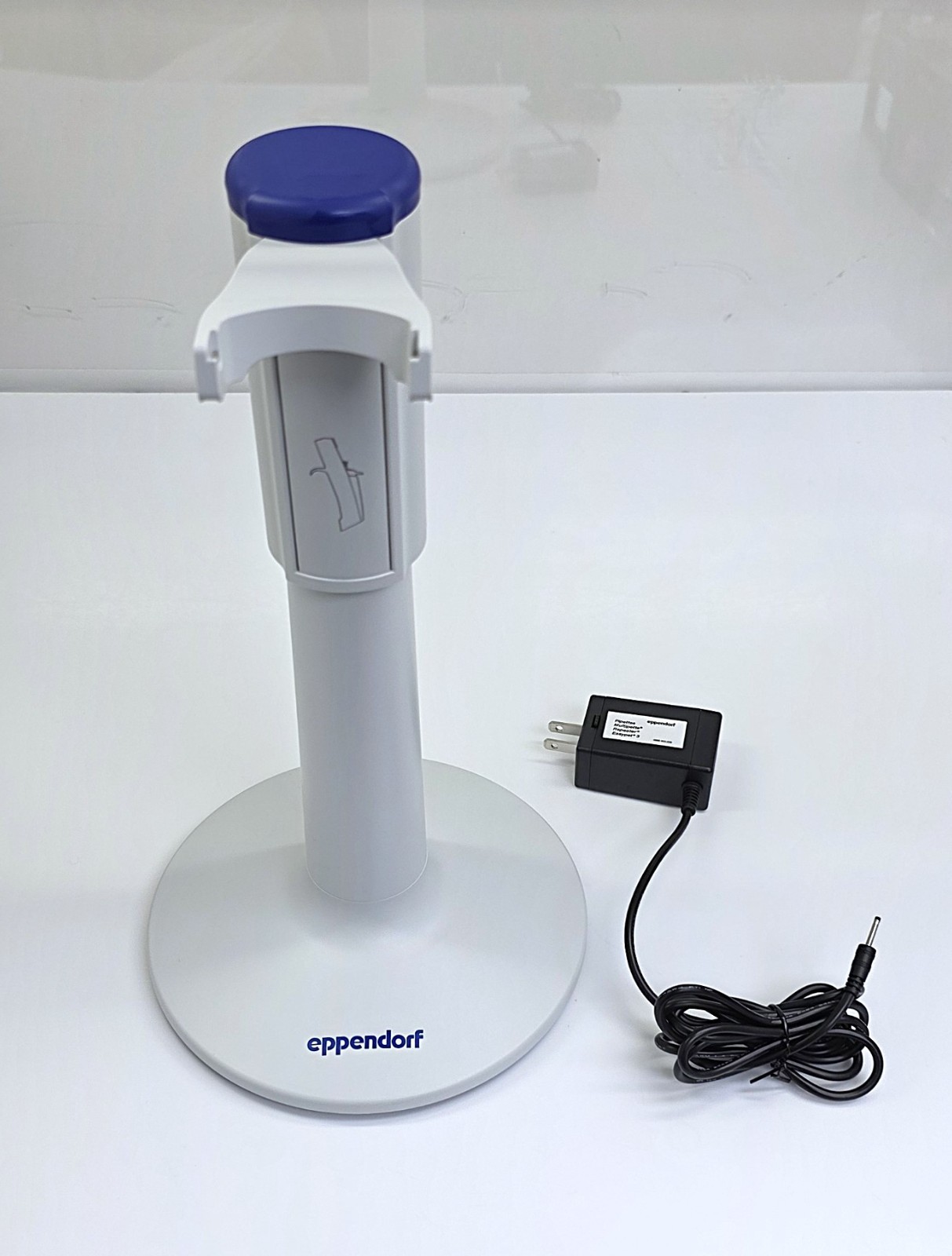 Eppendorf  3116000040 Charger Stand 2