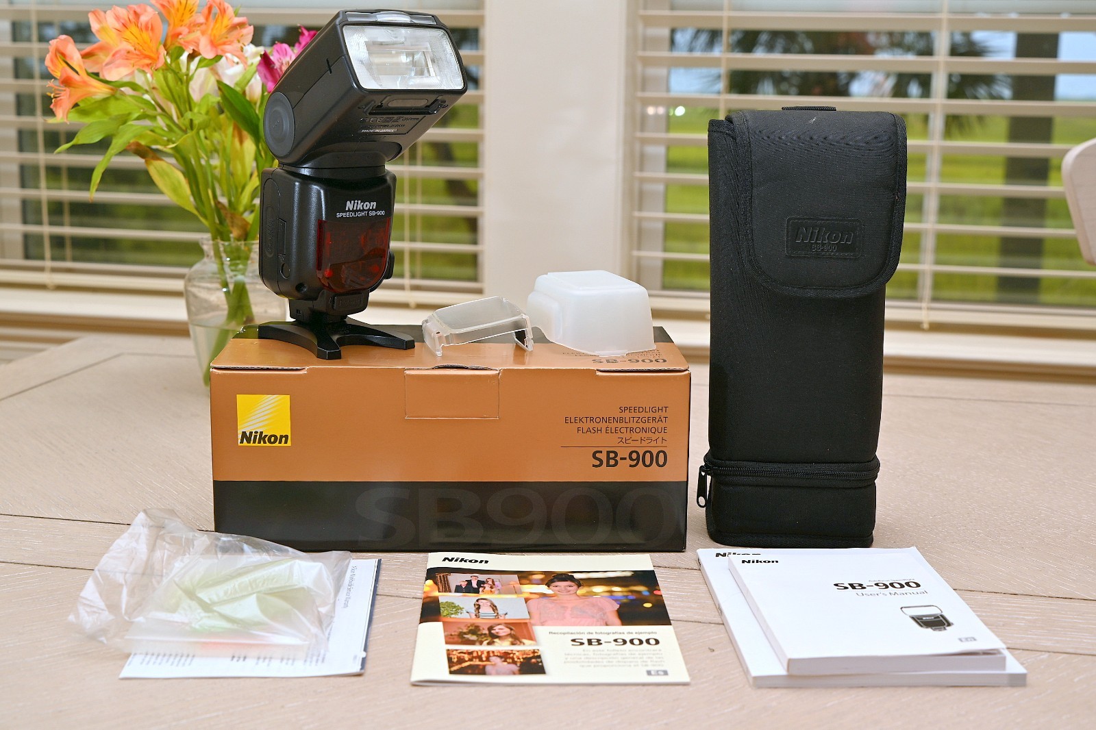 Nikon Speedlight SB-900 AF Shoe Mount Flash for  Nikon Made In Japan