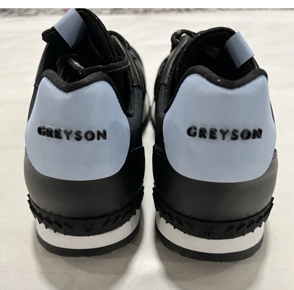 NIB  Greyson Coy wolf Runner Golf Shoes  Comfy
