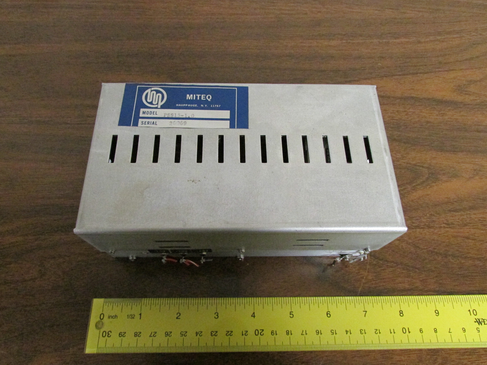 Miteq PSS15-1.0 Power Supply 15V 20V 28V RF Microwave