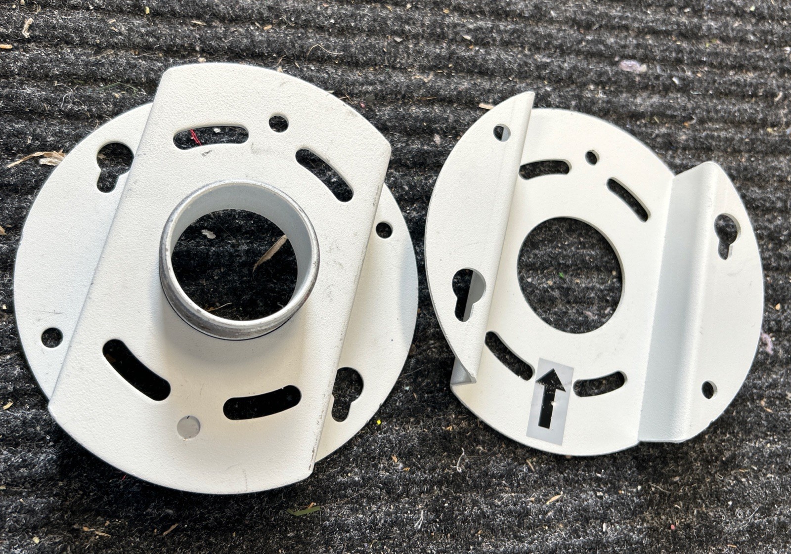 Hanwha Techwin SBP-302CMSW Swivel Adapters