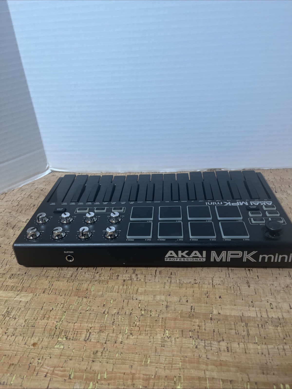 Akai Professional MPK Mini MIDI Controller No Cord