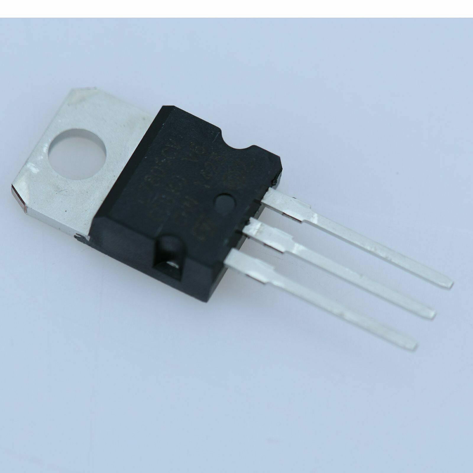 10pcs New L7805CV L7805 LM7805 ST TO-220 Voltage Regulator 5V 1.5A