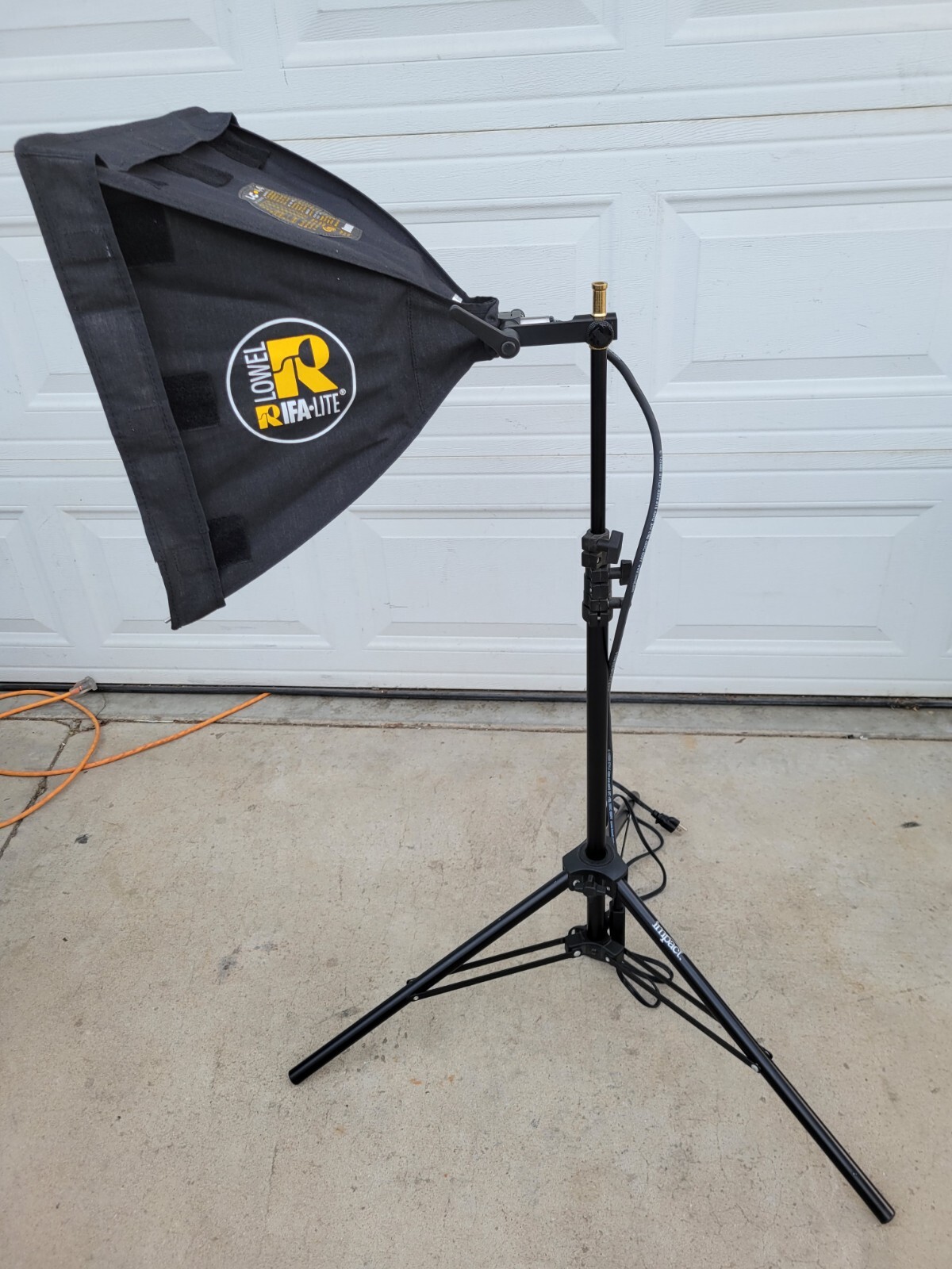 Lowel Rifa Lite W/ Tripod LC 44 Constant Diffused Softbox Studio Light Used