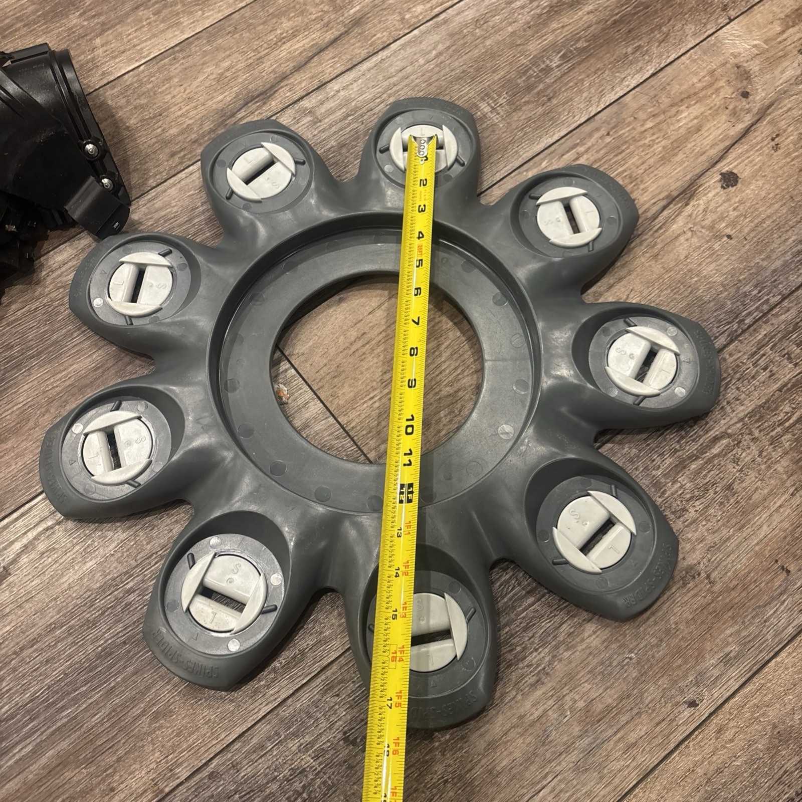 SPIKES-SPIDER Winter Snow Tire Traction Assist Device Switz Made PARTS As Is