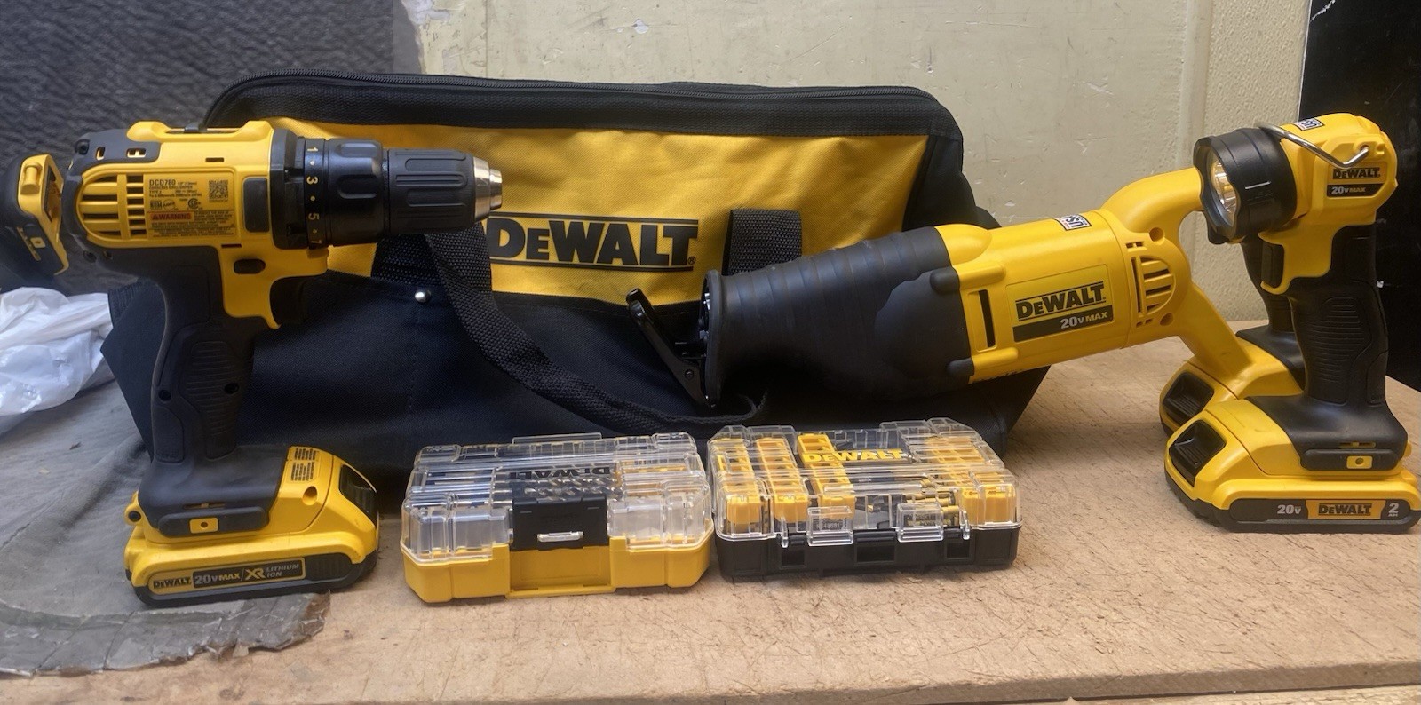 Dewalt Tool Set Dcs381, DCD780B, DCL040 With Bits