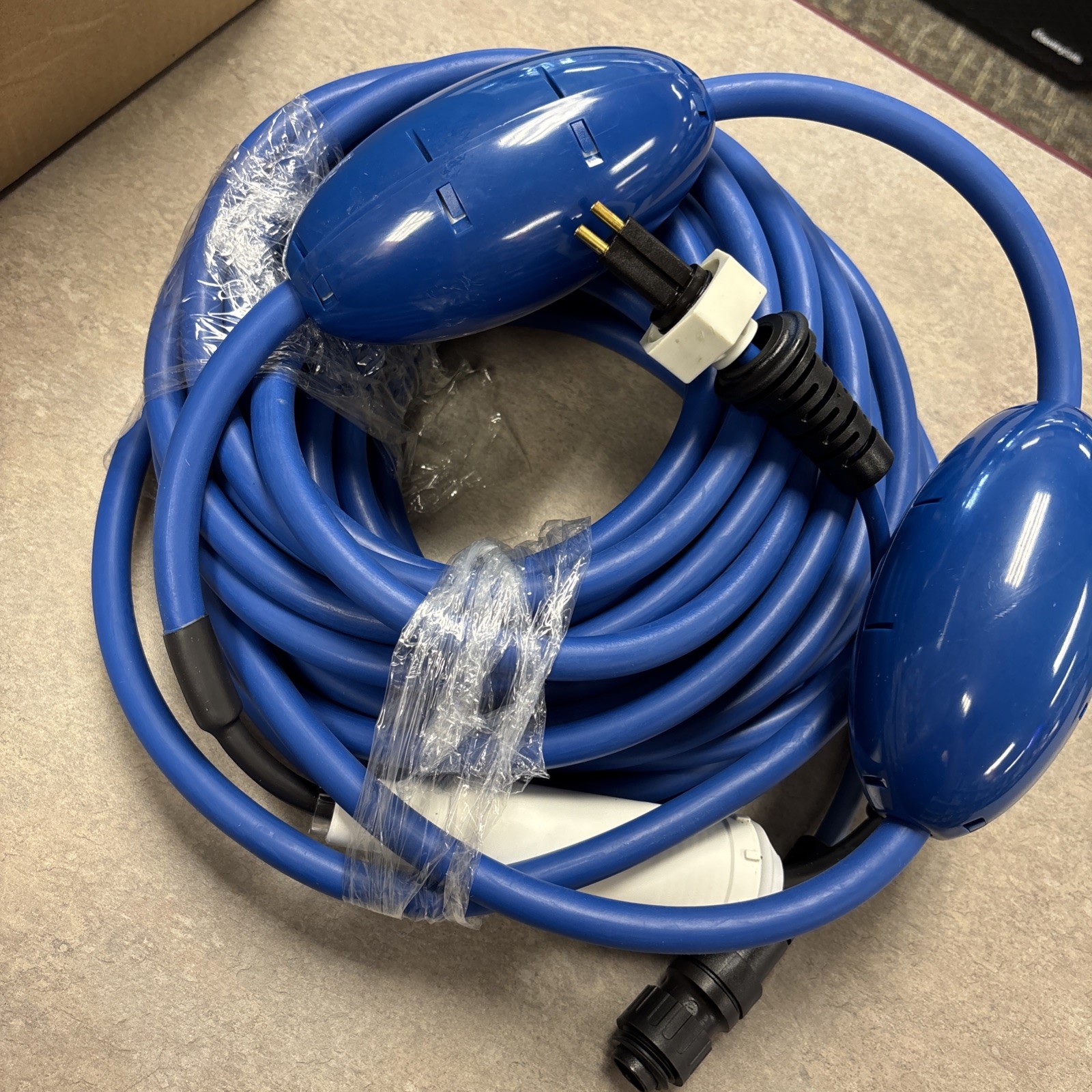 Dolphin Nautilus CC 2 pin robotic cord (New Open Box)
