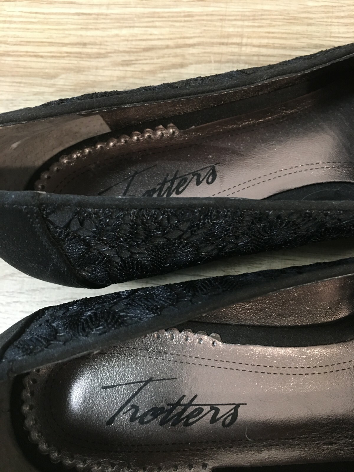 TROTTERS Womens Black Lace Fabric Slip On Flat Shoes, Size 5.5 M