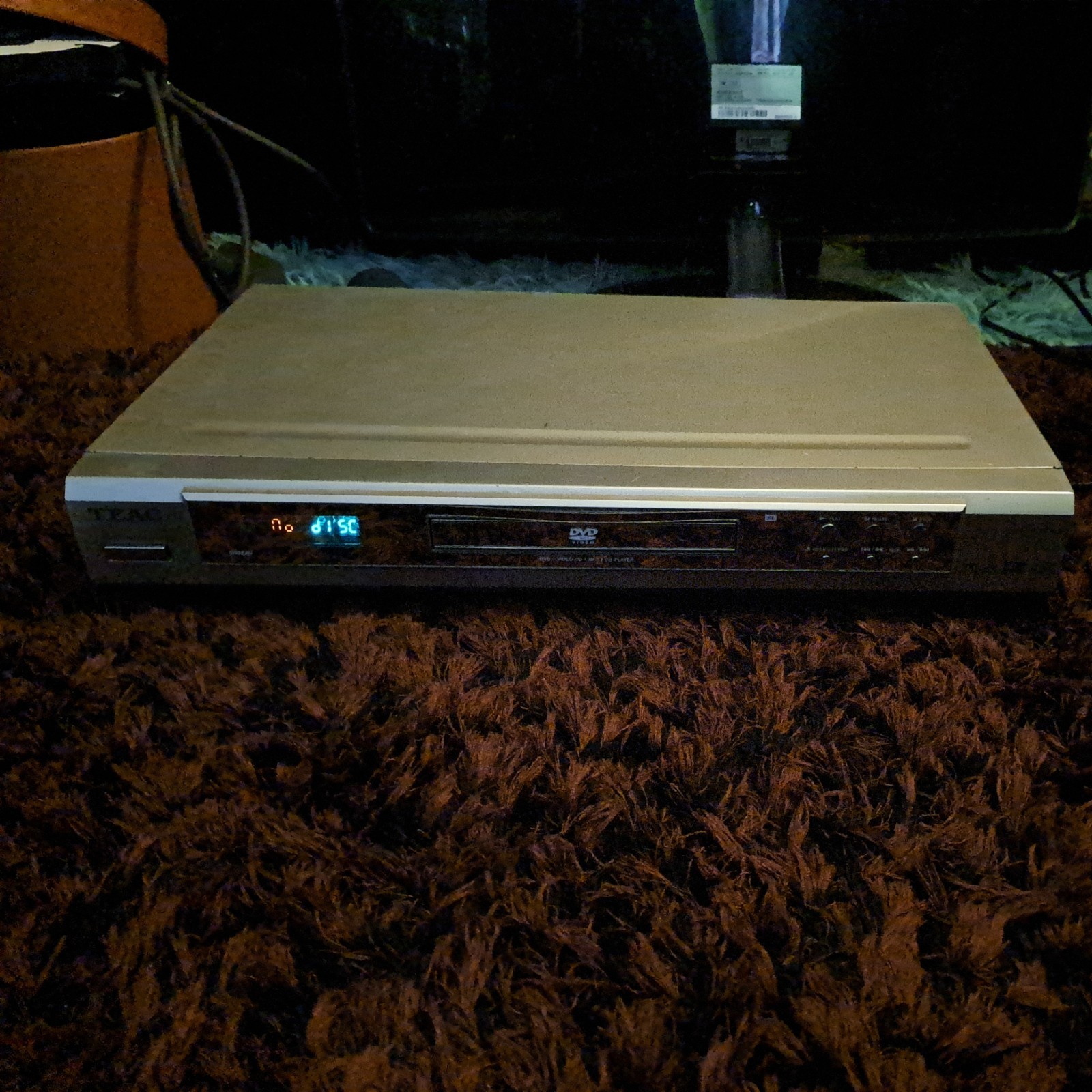 Perfect TEAC DV-218 original DVD region free DVD cd player no remote.