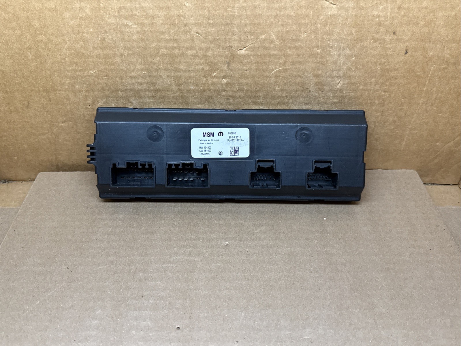 2017 - 2019 Chrysler Pacifica Front Driver Seat Memory Module  68321862AA