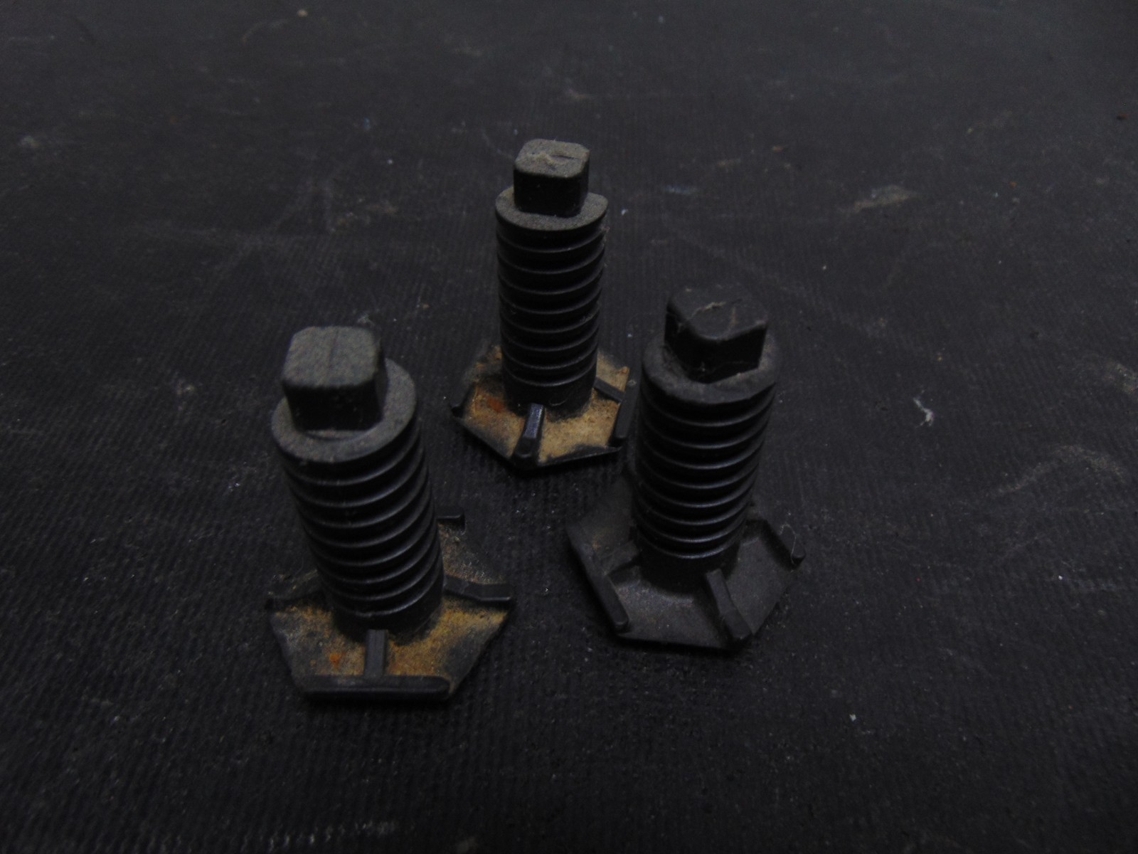 GE Range PB920DT1BB Leveling Legs Qty 3 WB02X10521