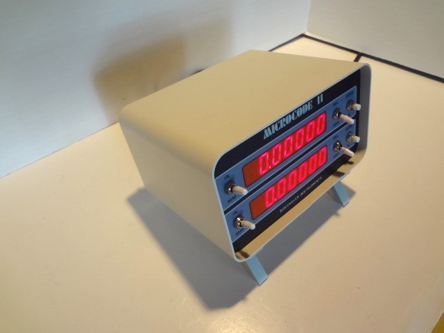 BOECKELER  INSTRUMENTS DIGITAL READOUT DISPLAY 2 AXIS MODEL 2-M S/N4571 **NEW**