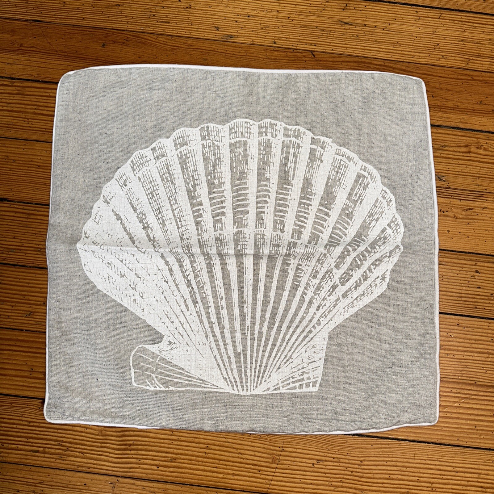 unbranded beige linen seashell  approx 18" X 19" pillow cover nautical