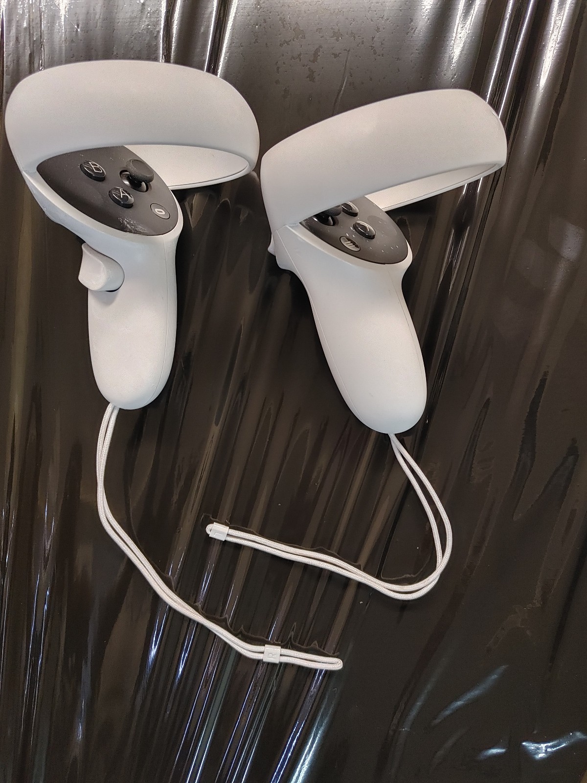 Genuine Oculus Meta Quest 2 VR Left and Right Controllers