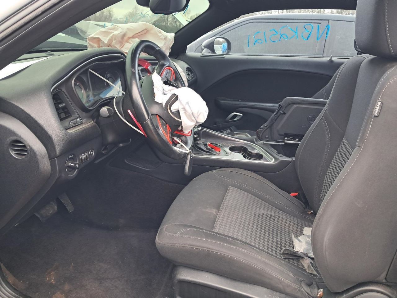 CHALLENGE 2016 Glove Box 4884216