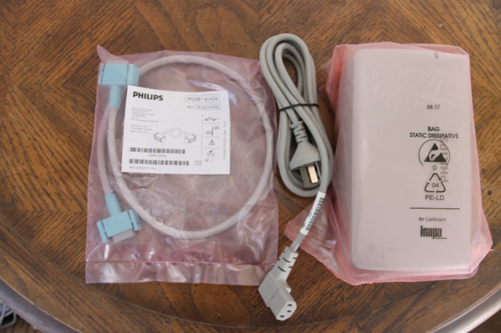 Philips IntelliVue X2/MP2 M3002A & M8023A new charger Kit Clamp all accessories