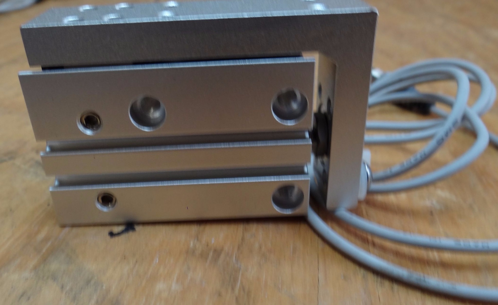 SMC MXH10-25 IR COMPACT SLIDE TABLE HIGH RIGIDITY GUIDE CYLINDER WITH DF9-N