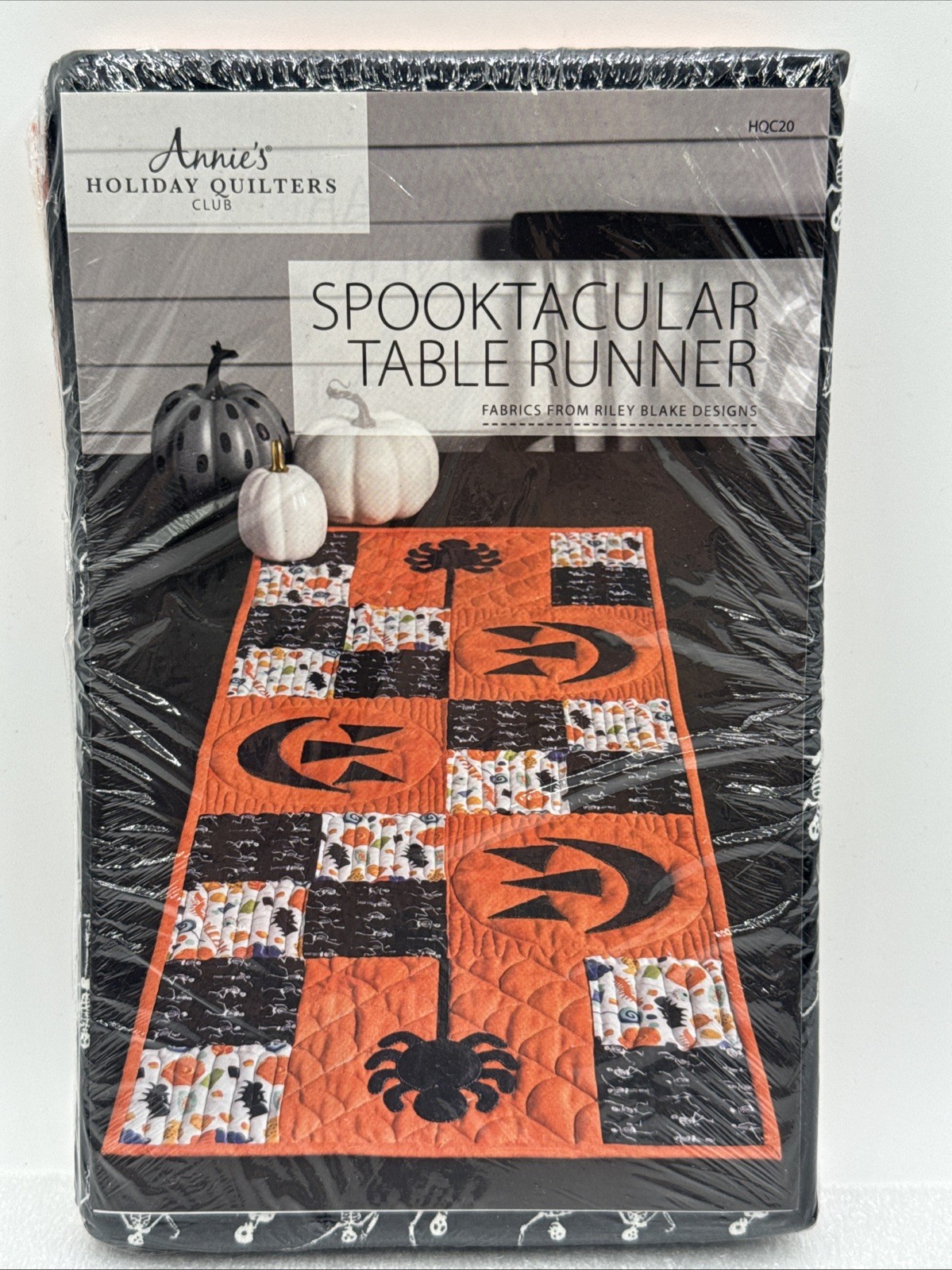 Annie's Holiday Quilter's Club Spooktacular Halloween Table Runner Riley Blake