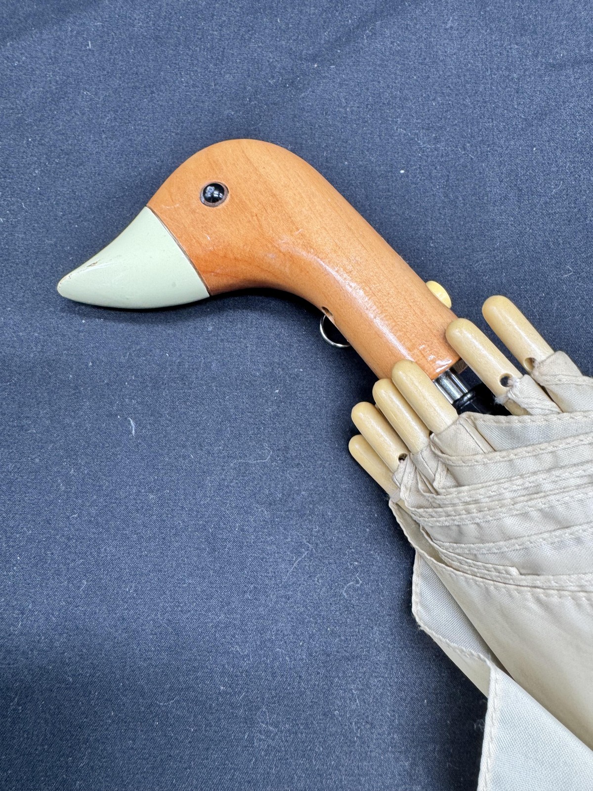 RAINES Umbrella Womens One Size Beige Duck Head Handle Compact Folding Auto