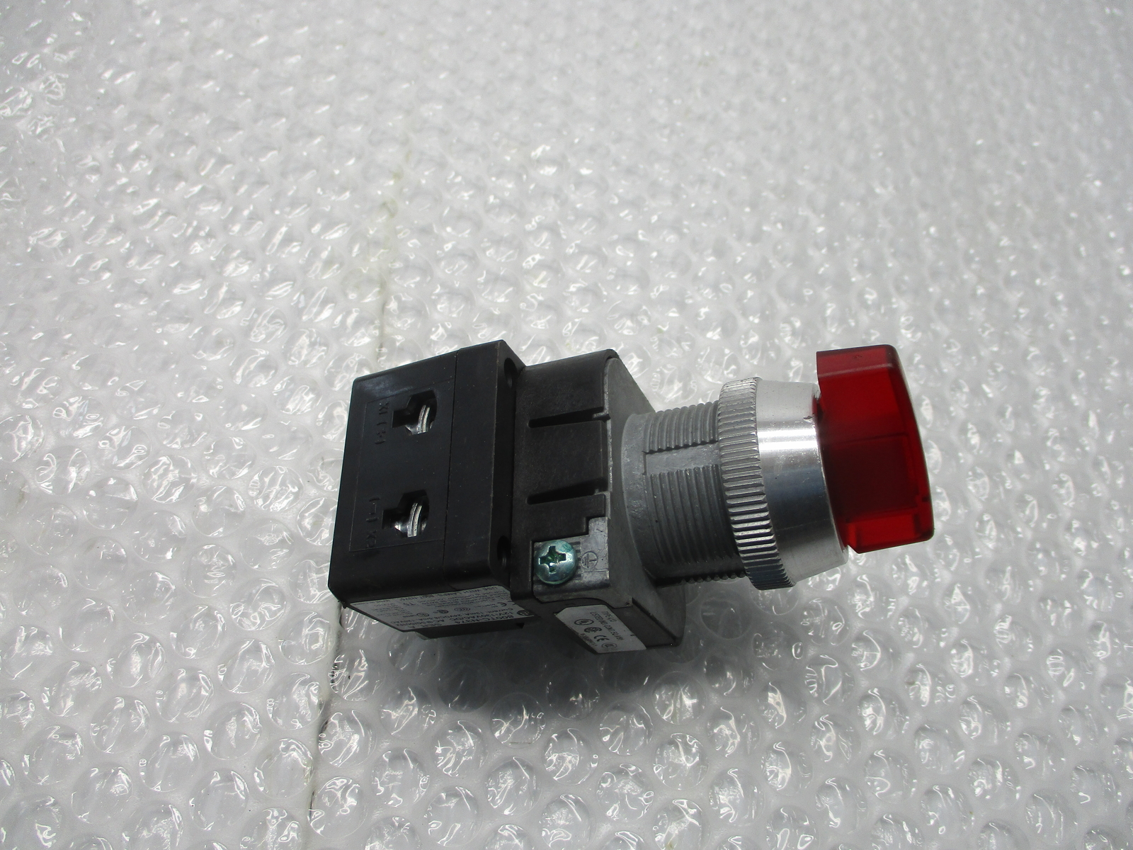 ALLEN BRADLEY 800T-2HRH17KB6 SER.V SELECTOR SWITCH RED NSNP