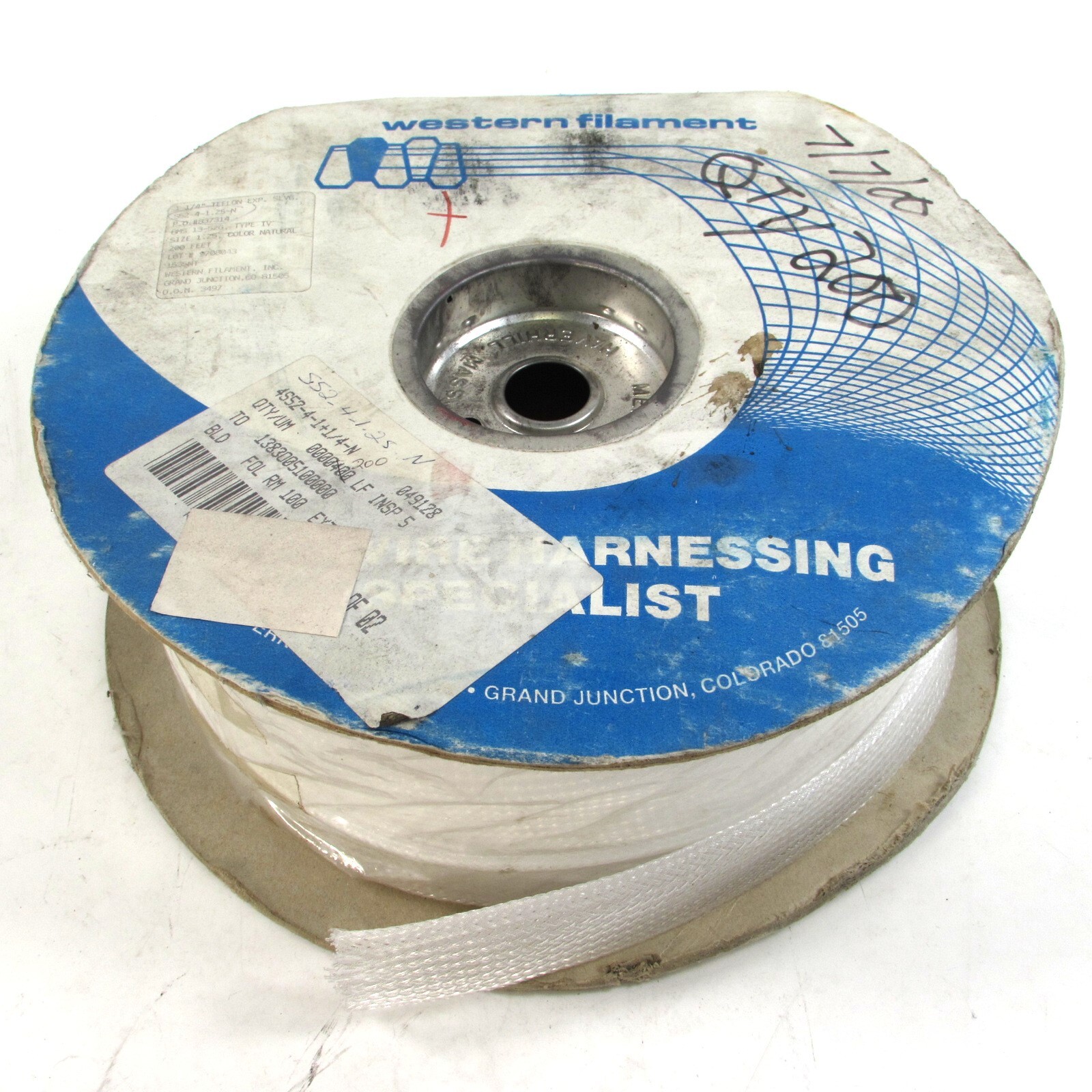 200 FEET of 1 1/4 Inch White Western Filament Expandable Braided Sleeving Loom