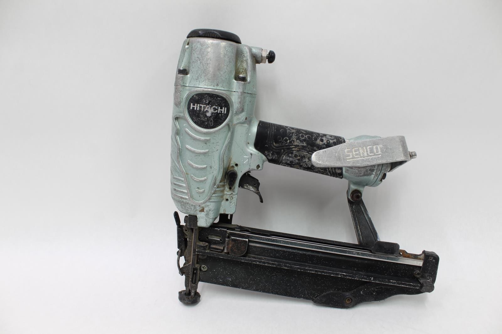 Hitachi 2-1/2" Pneumatic Finish Nailer - NT 65M2(S)