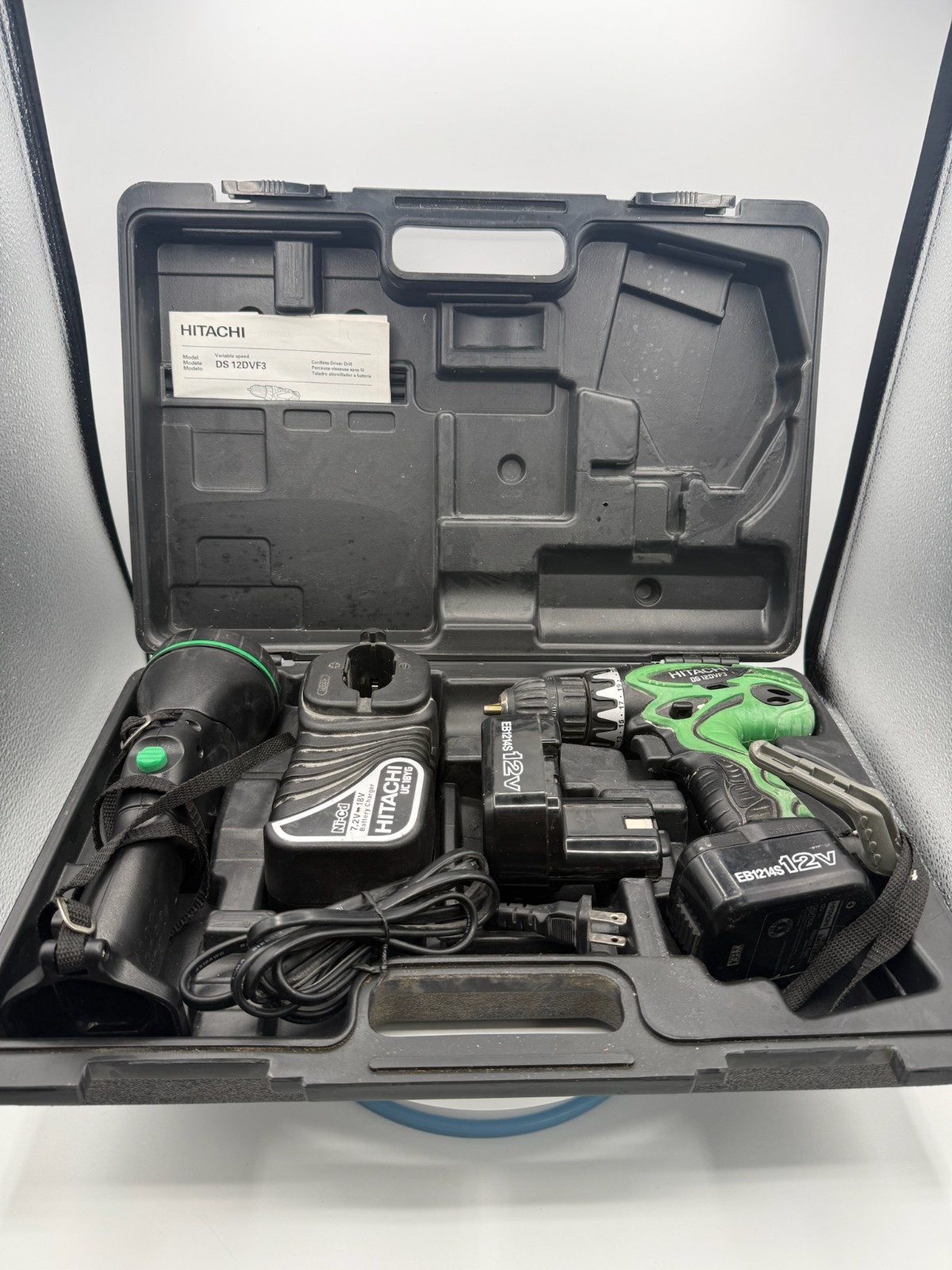 Hitachi DS 12DVF3 12V Drill Driver Flashlight Combo 2 Batteries and Charger