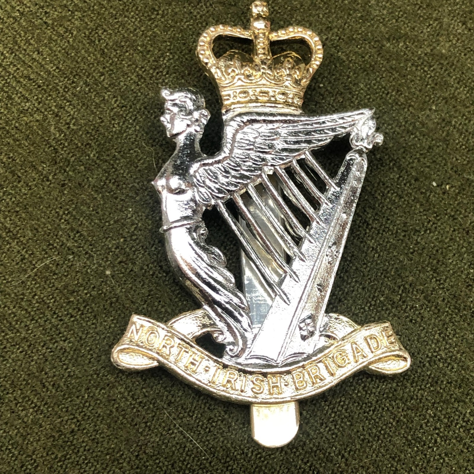 British Army Staybrite Cap Badge - North Irish Brigade