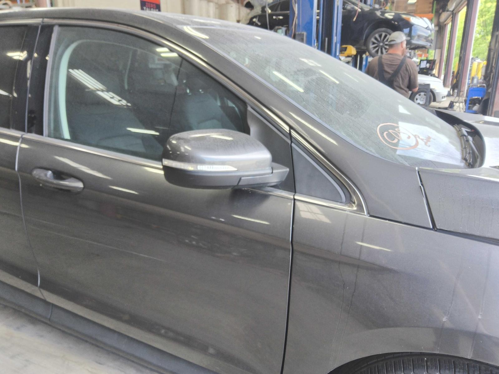 Used Battery Tray fits: 2015 Ford Edge Grade A