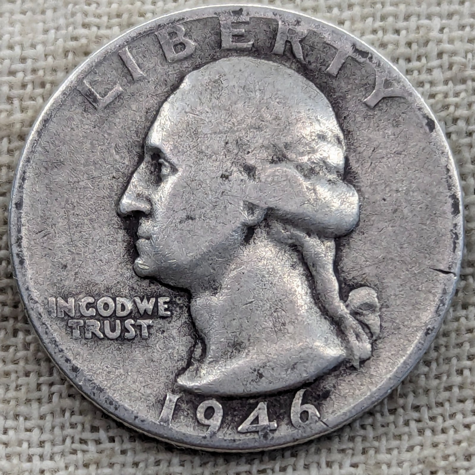 1946 Washington Quarter : Good Condition, Philadelphia Mint - .9 Fine Silver