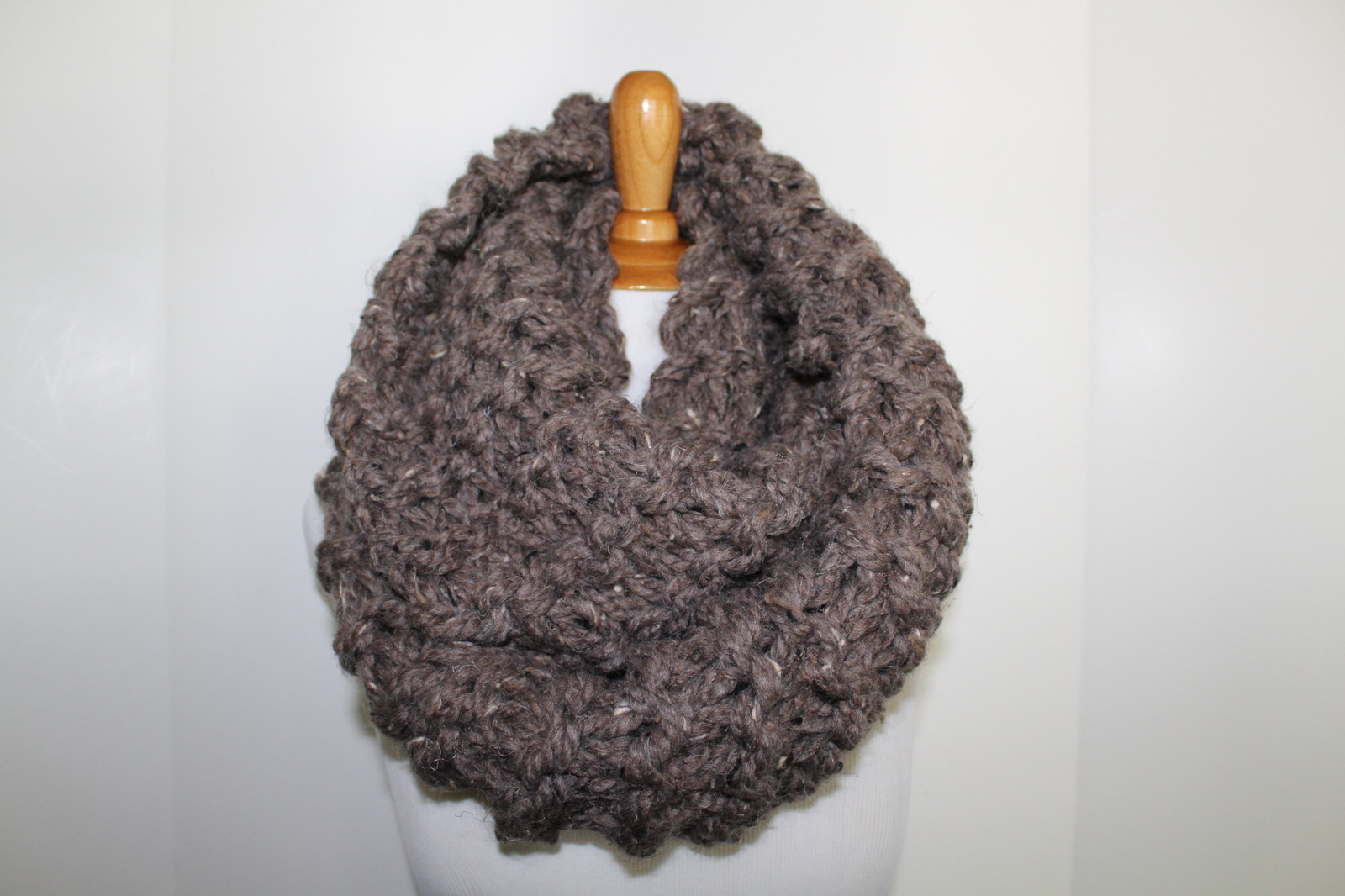 Chunky Hand Knit Unisex Outlander Scottish Style Barley Taupe Infinity Scarf