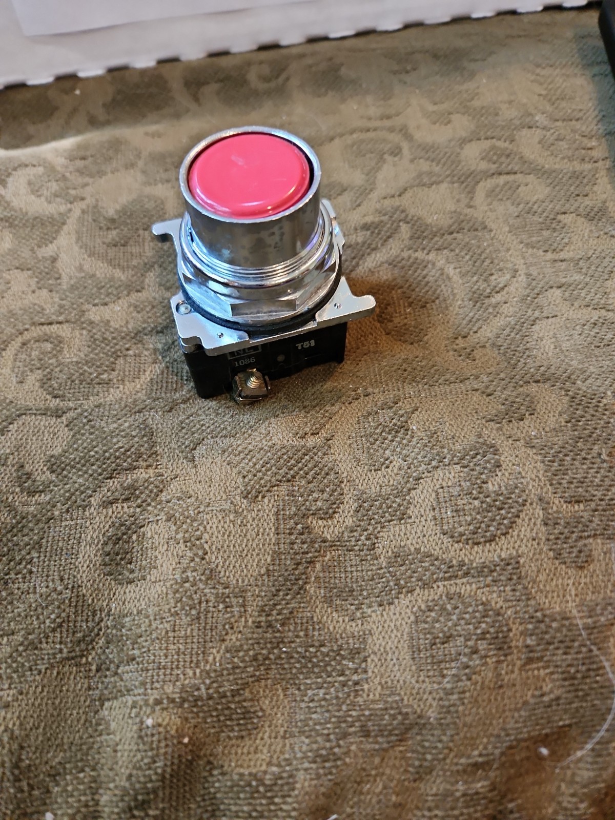 Heavy D uty Eaton Cutler Hammer 10250T RED push button