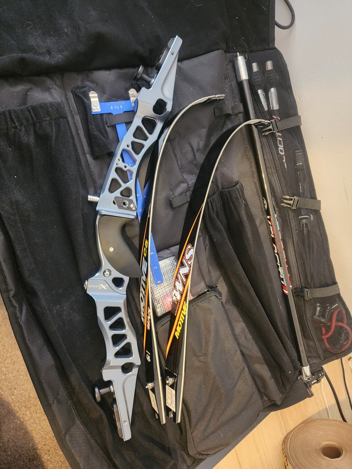 Mybo Wave X Complete Olympic Archery Set (Stabilizer, Sight, Bow, Tools, etc)