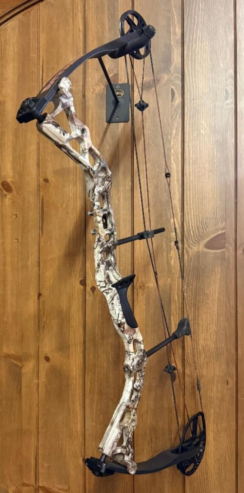 Nice Bowtech Diamond BlackOut Intrigue XS Compound Bow 23-30" edge 70lbs