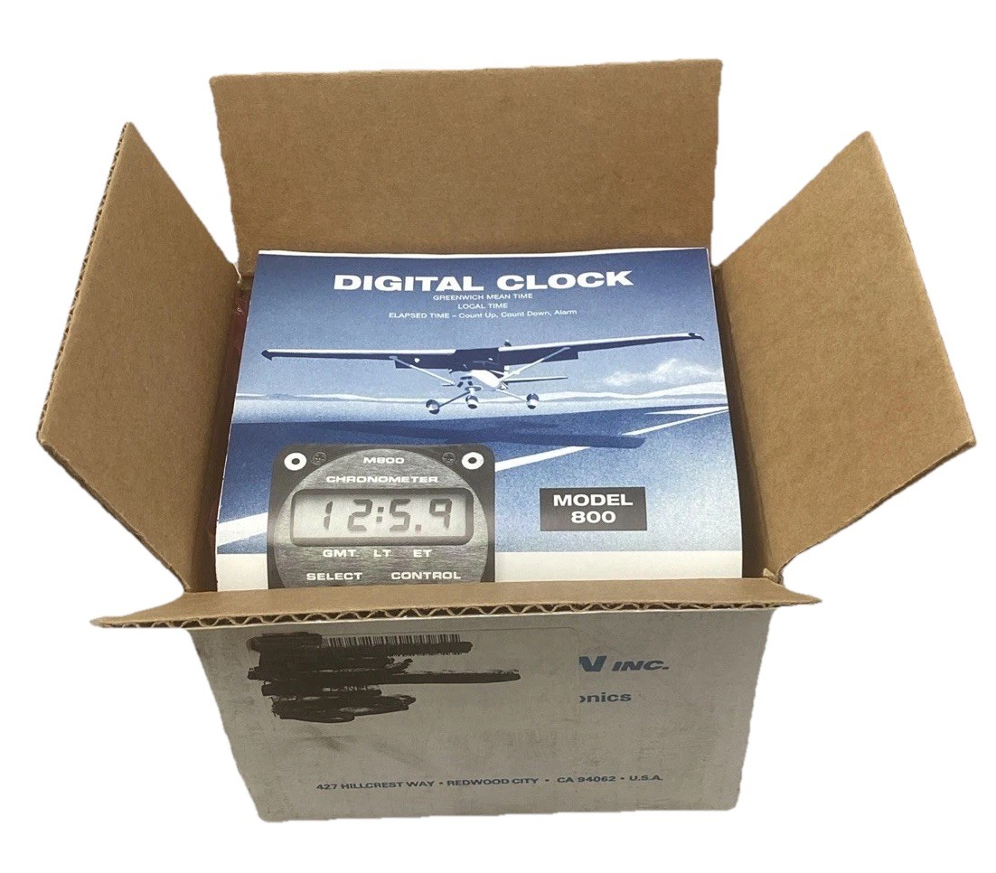 DAVTRON Chronometer/Digital clock Model 800 28V Displays Universal time