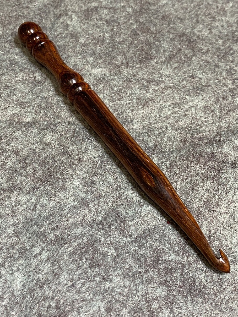 Hand carved Beautiful Cocobolo Wood YARN  CROCHET HOOK  size K