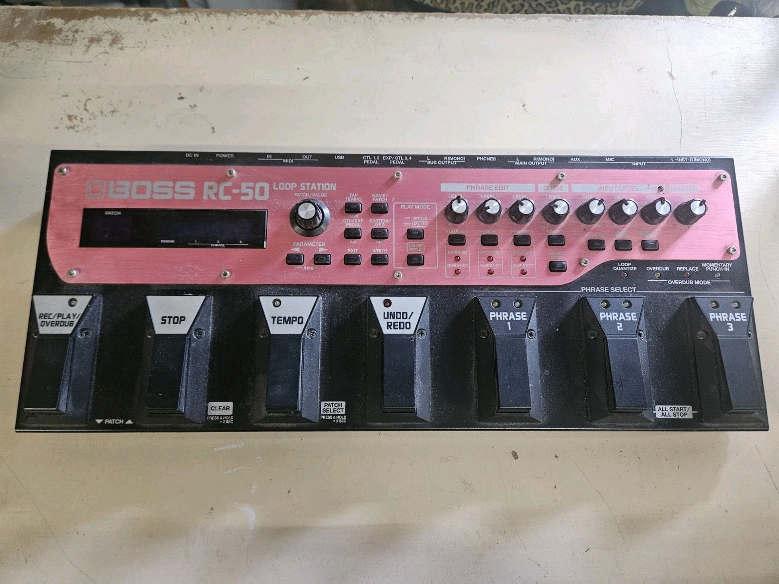 Boss RC-50 Loop Station Looper Guitar Effects Pedal Turns On Tested Read