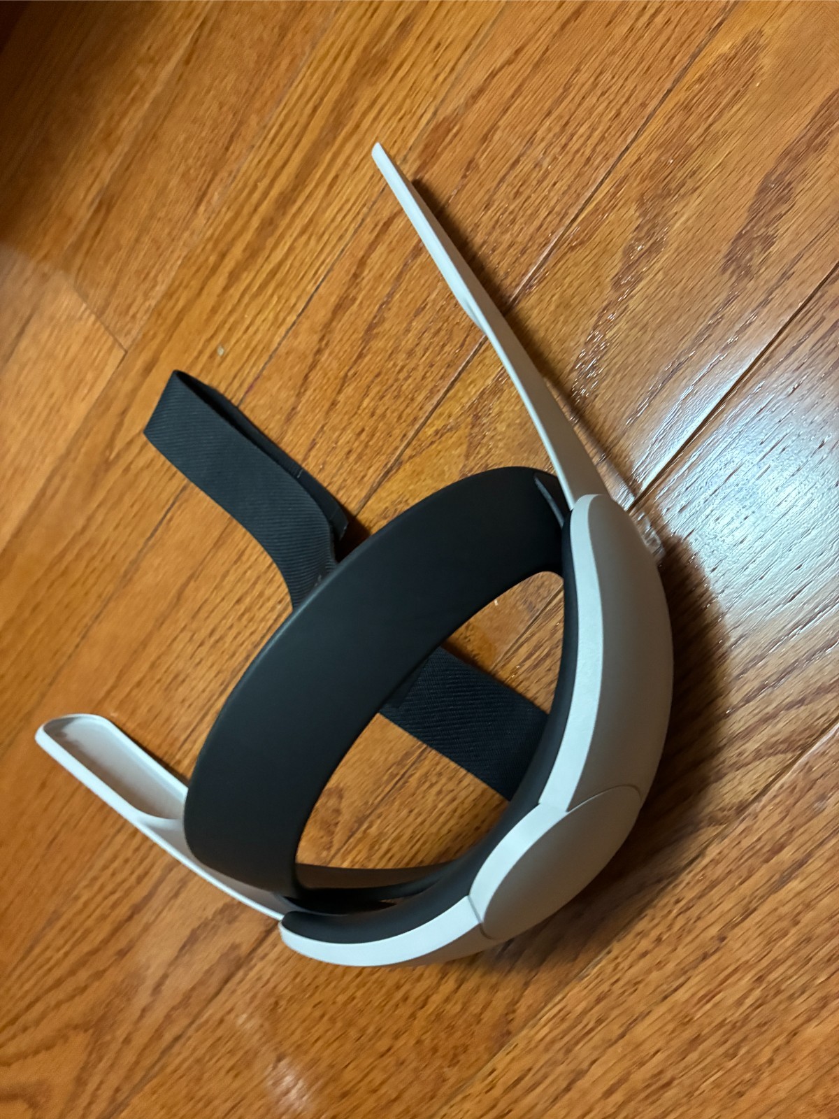 Lightly Used 128GB Meta Quest 2 VR Headset w. Controllers, Elite Strap, Charger