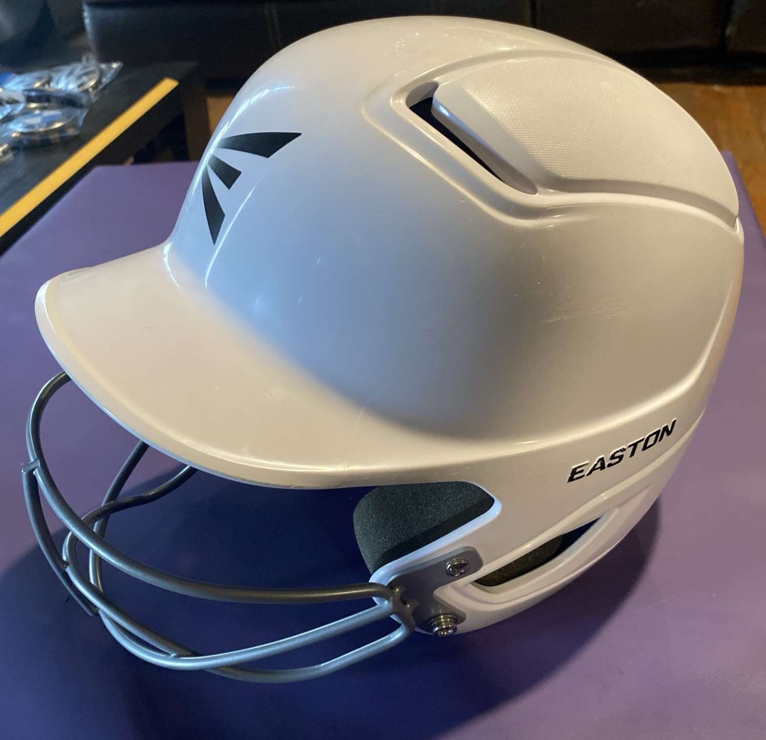 White EASTON Alpha Helmet w/ SB Mask Size 7 1/8” - 7 3/4” Date: 09/02/2023