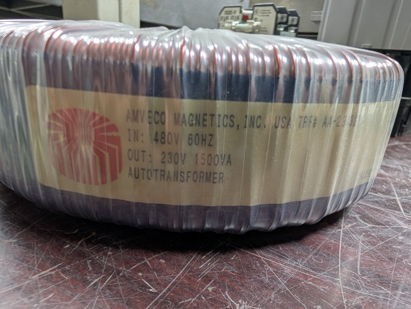 🤪 AMVECO 1500 VA MAGNETIC AUTOTRANSFORMER 480V IN 230V OUT 60 HZ AA-29432E