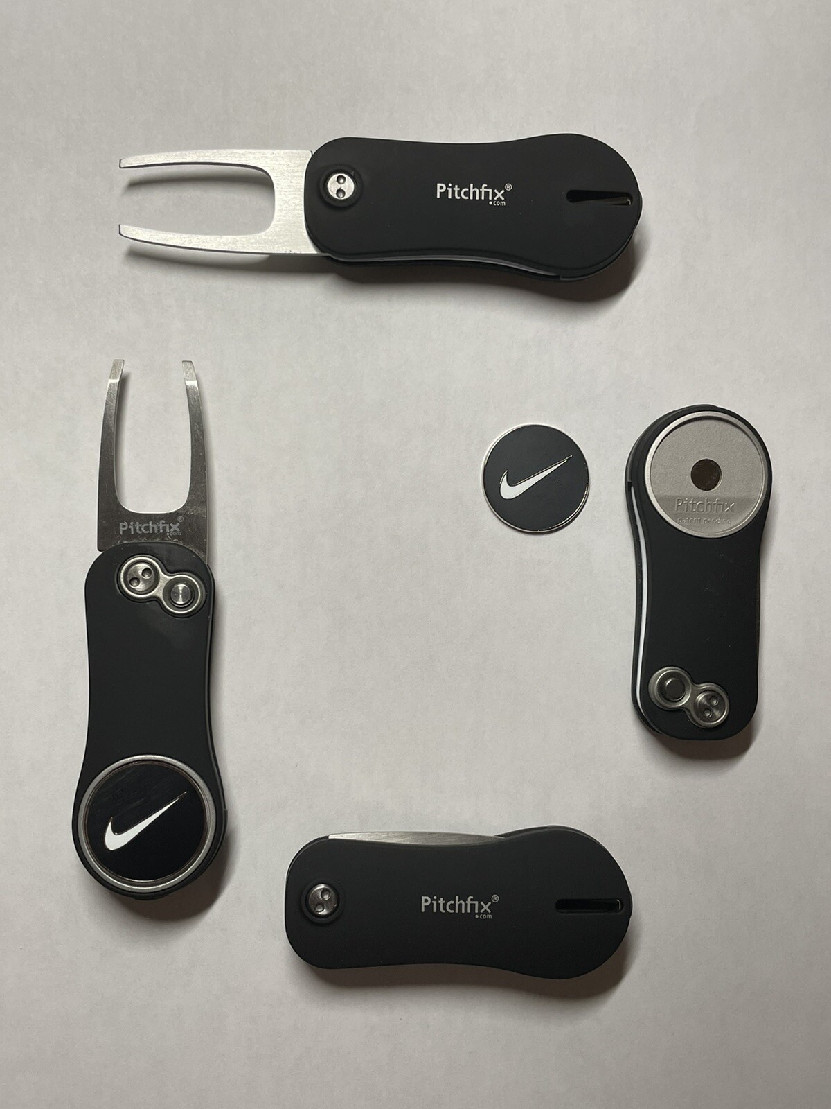 (1) Pitchfix Golf Switchblade Divot Tool Hybrid 2.0 W/1" Nike Coin Golf Marker