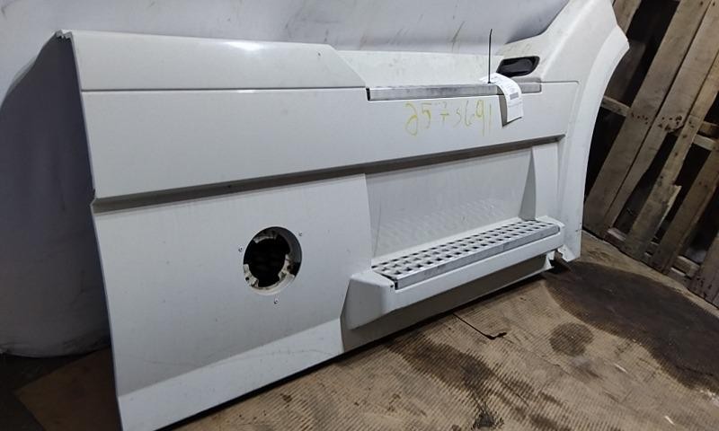 For 2014 VOLVO VNL SIDE FAIRING Right , CO